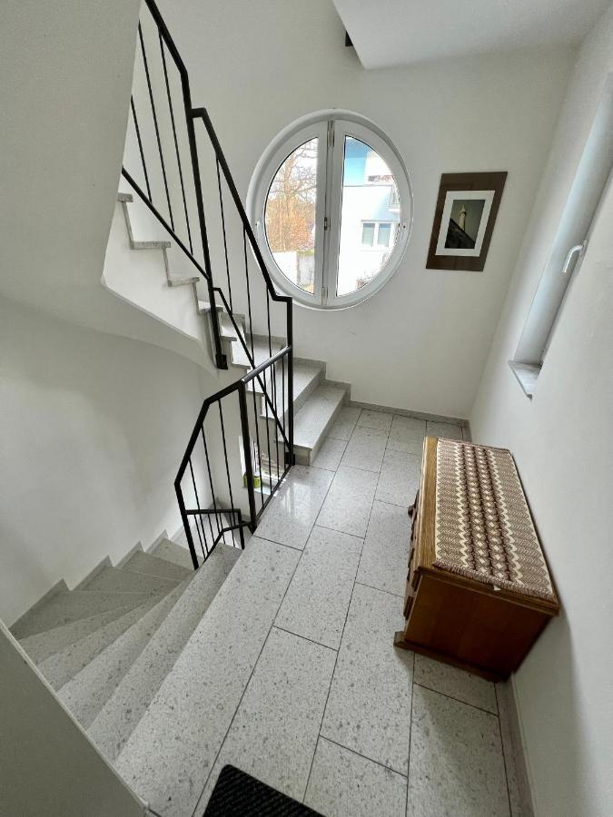 Komplette Wohnung In Wendelstein Bei Nuernberg - Messenaehe Екстериор снимка