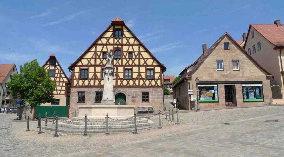 Komplette Wohnung In Wendelstein Bei Nuernberg - Messenaehe Екстериор снимка